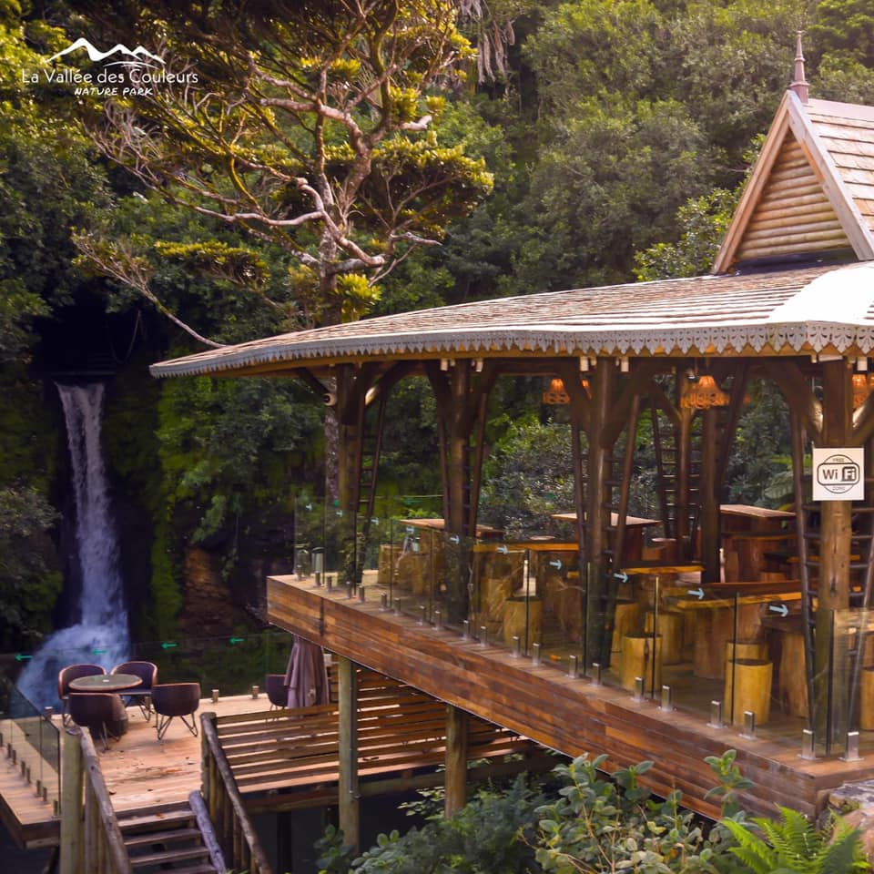 Le chamouzé - waterfall dining experience, unique experience in mauritius